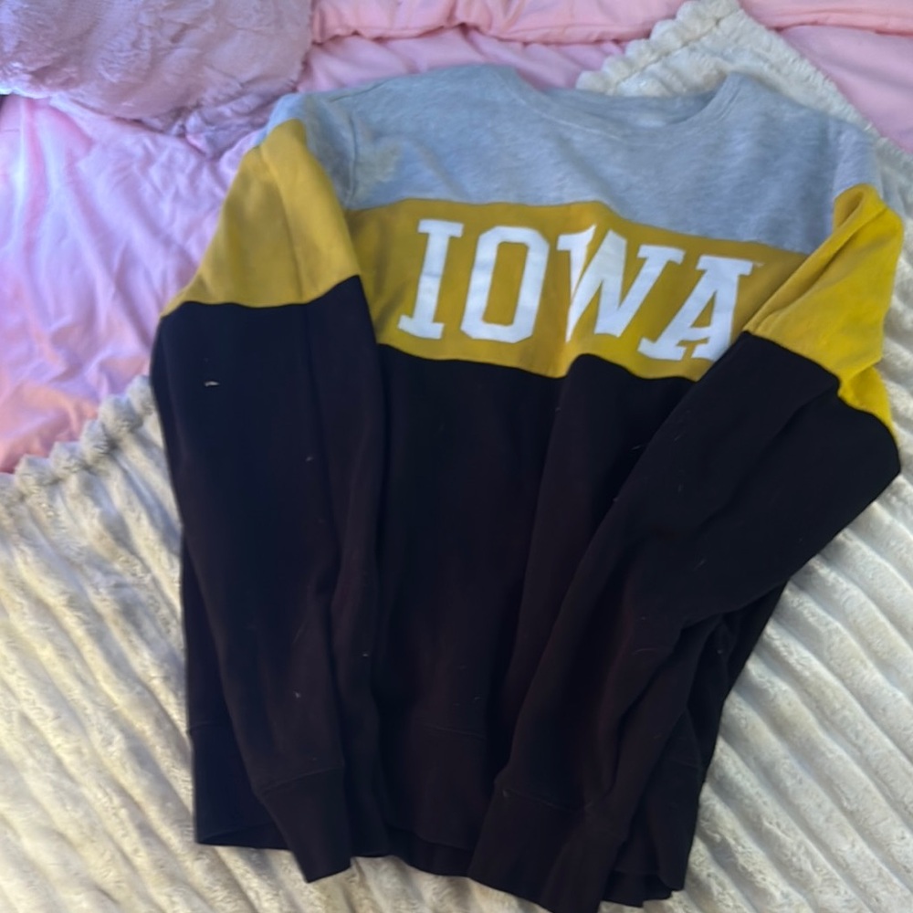 47 Gray and Yellow Crewneck Sweater Iowa Style